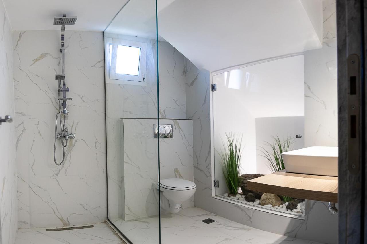 Georgianna'S Suite With Private Pool , 'Greysuite' Kómboi 외부 사진