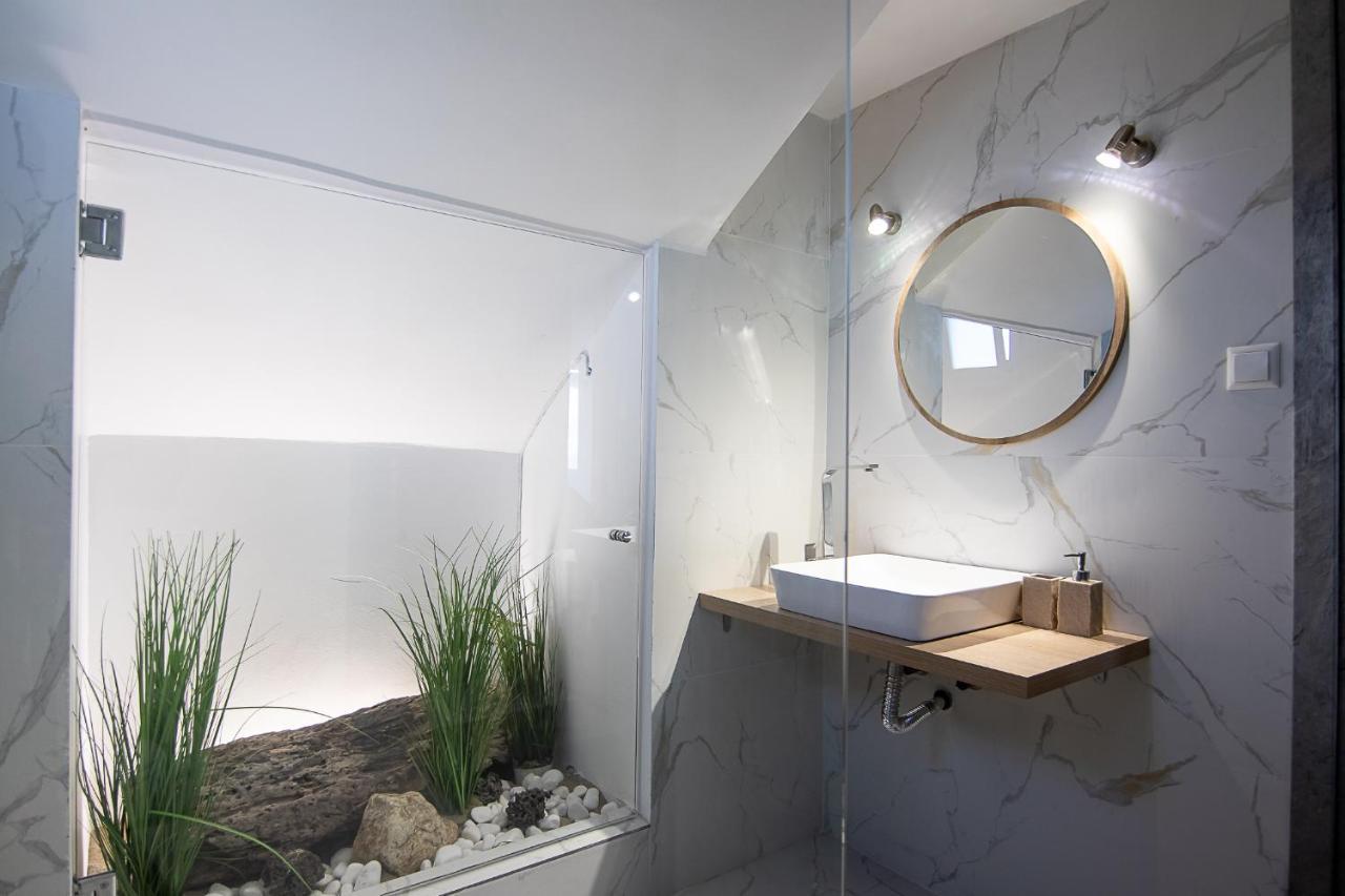 Georgianna'S Suite With Private Pool , 'Greysuite' Kómboi 외부 사진