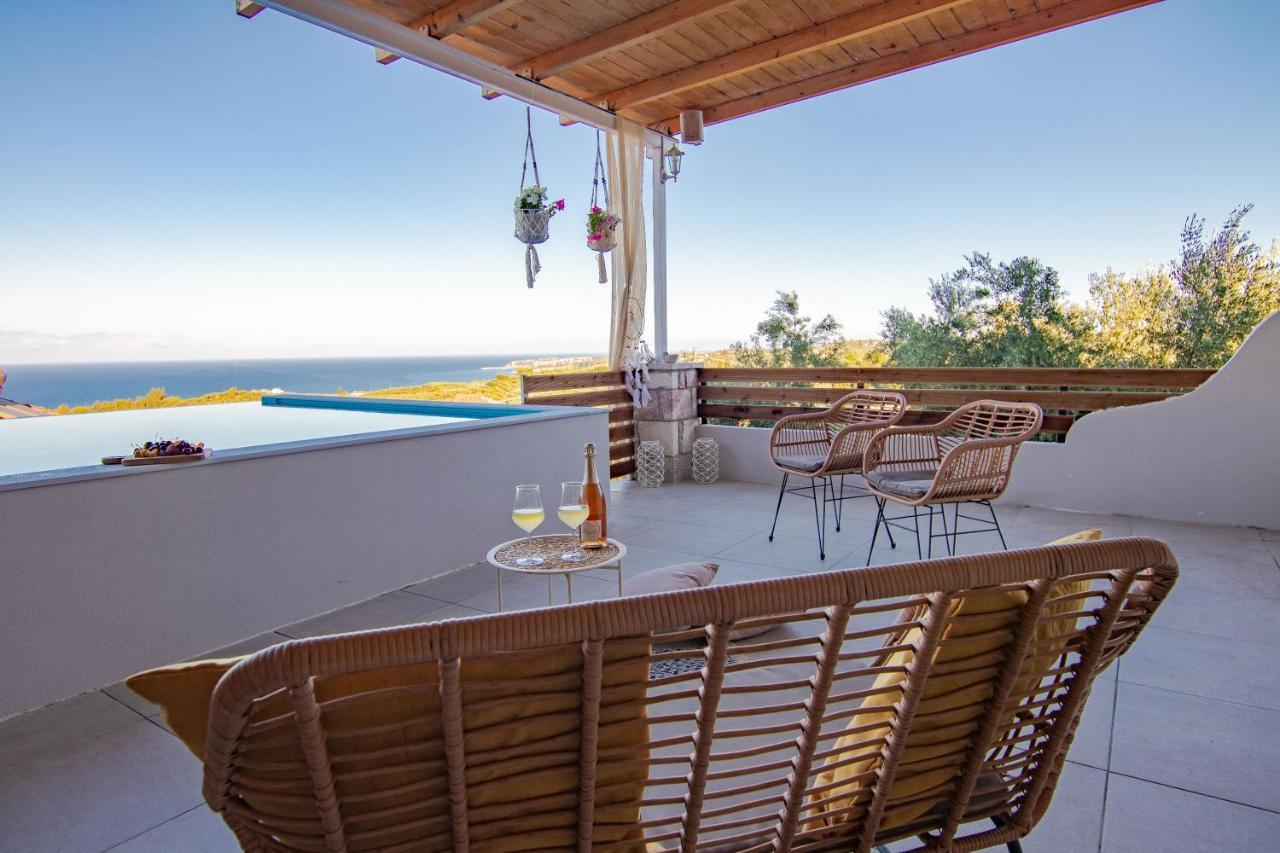 Georgianna'S Suite With Private Pool , 'Greysuite' Kómboi 외부 사진